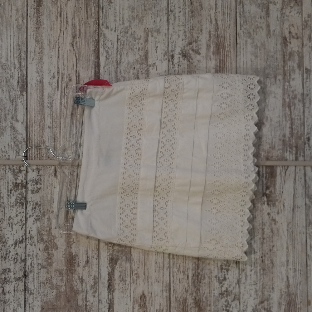 White eyelet lace short skirt - Picture 1 of 1